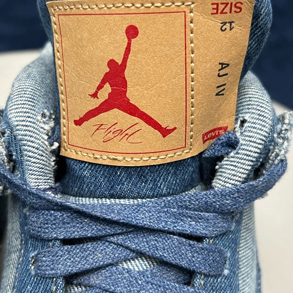 Jordan 4 x Levi’s Original Blue Denim - Picture 5 of 7